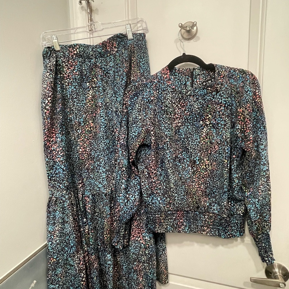 Stunning Skirt and Top Set!